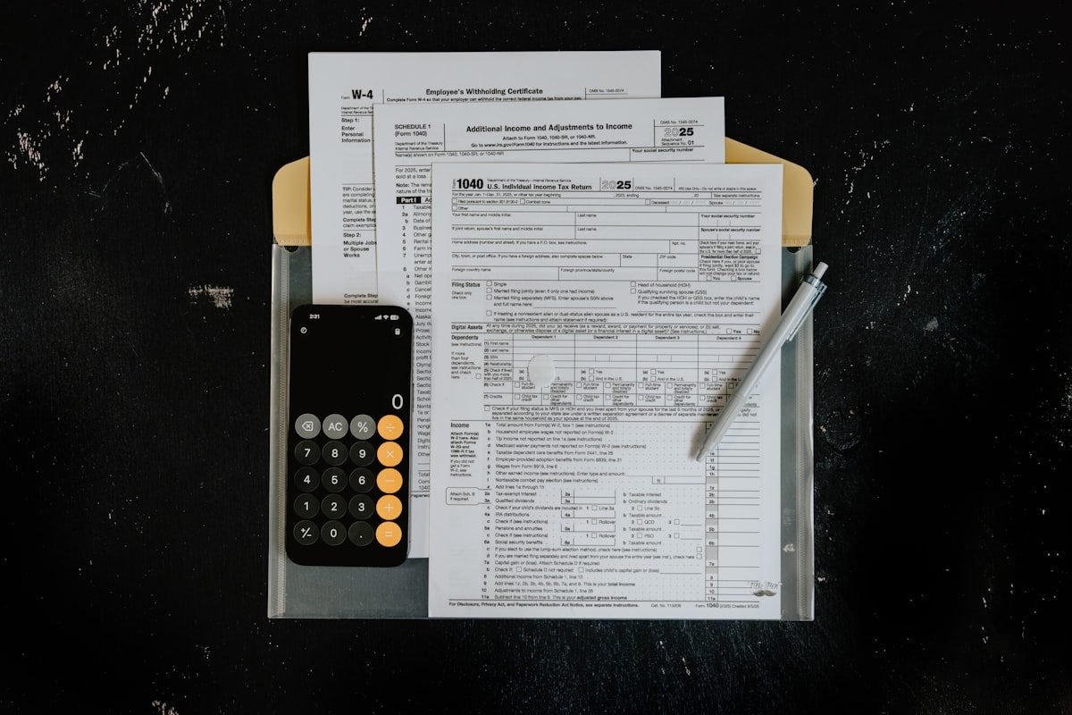 How to Split Utility Bills With Roommates (Fair Methods + Calculator)