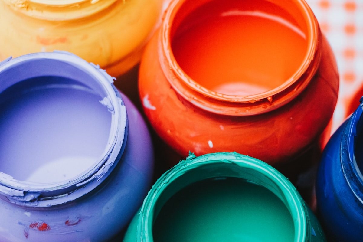 How Much Paint Do You Need? A Room-by-Room Calculator Guide