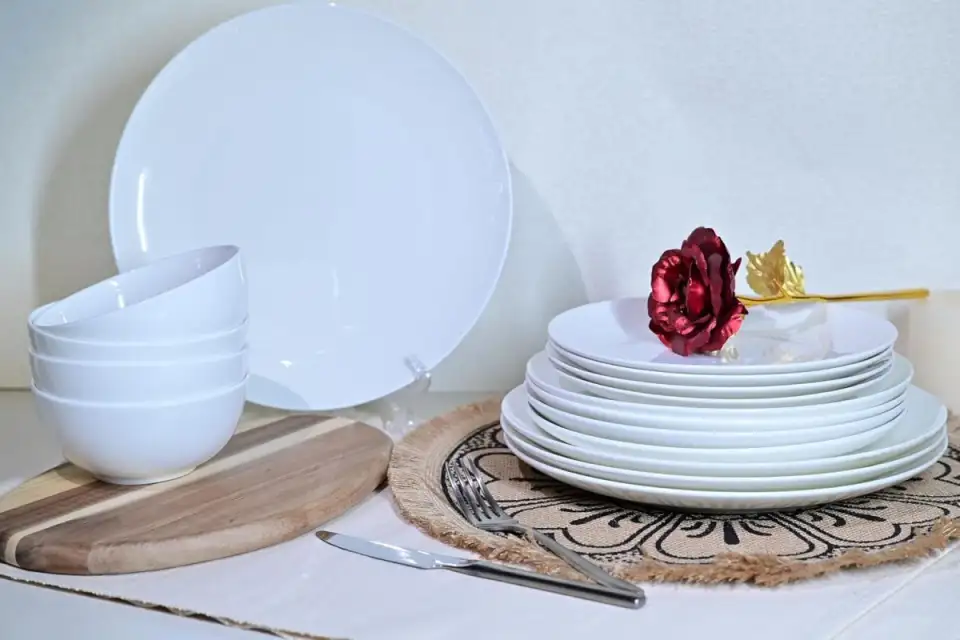 Jasmine Bone China Dinnerware Set, 16 Pieces, Service For 4, White Plates, Dishes, Bowls Set, Microwave And Dishwasher Safe